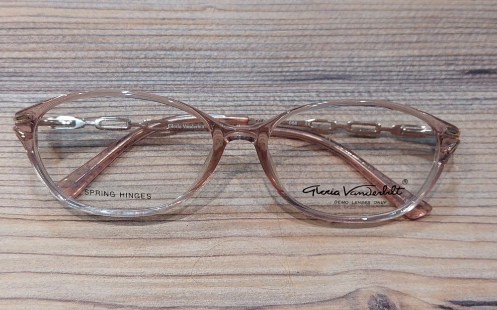 Женские оправы нюдового цвета GV 763 от Gloria Vanderbilt!