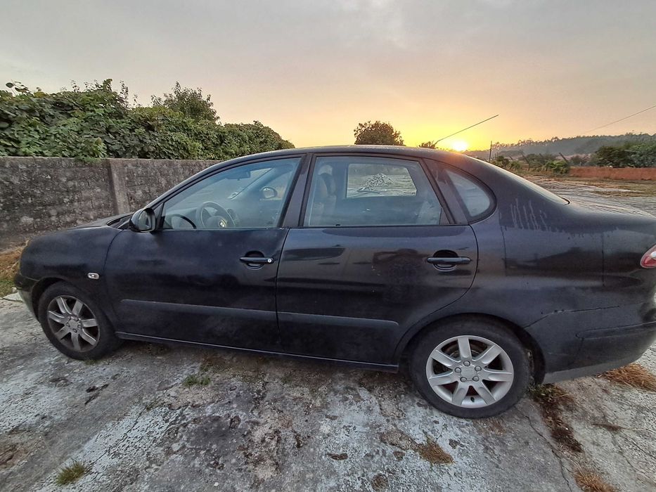 SEAT CORDOBA 2005 1.4 TDi (Gasóleo) em bom estado