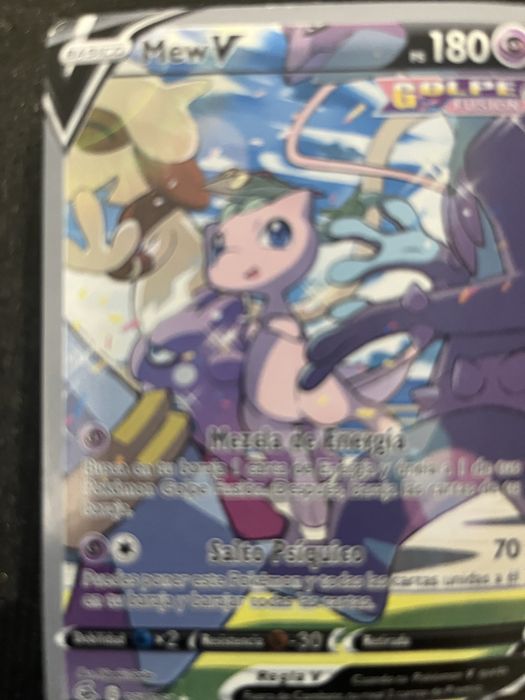 Muitas cartas Pokémon