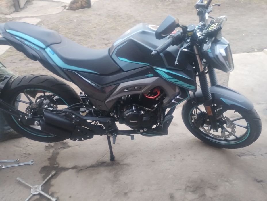 Продам Musstang st 200