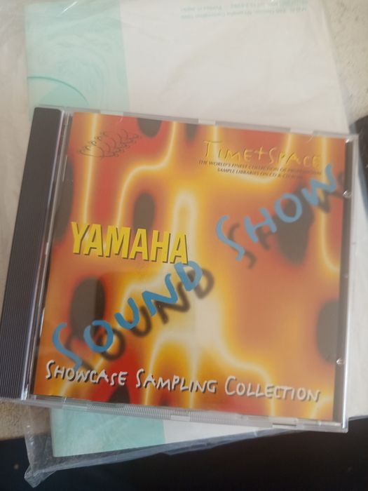 Yamaha su-10 lofi sampler 16bit + sample cd