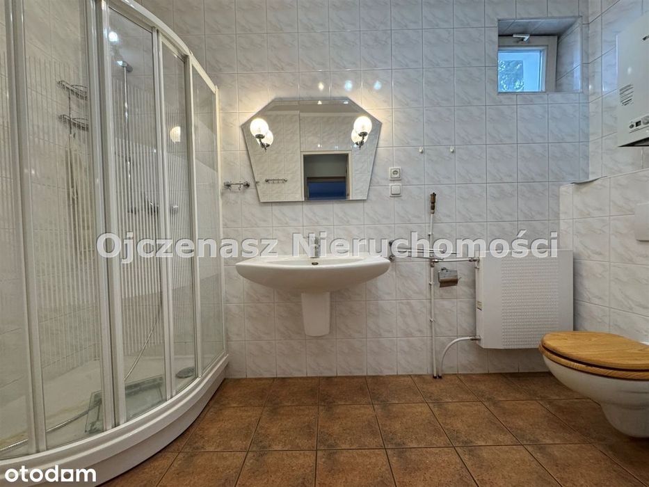 Modernistyczna willa z duzym potencjałem