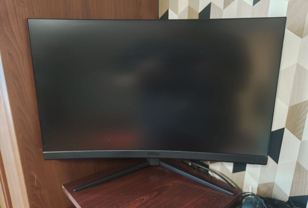 Monitor Gamingowy  MSI 27 zakrzywionr