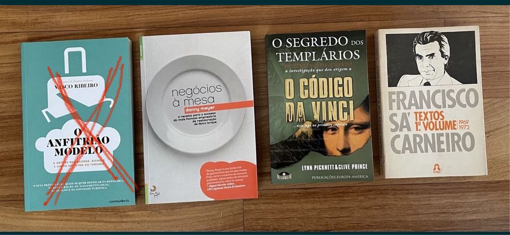 Livros diversos, de 4 a €30, maioria a €5