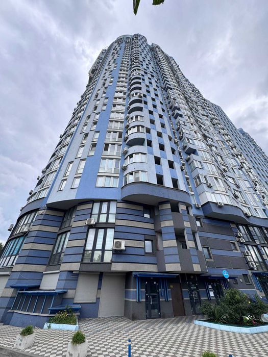 Оренда 2к квартири на просп. Соборності 30/ Русанівка/Лівий берег