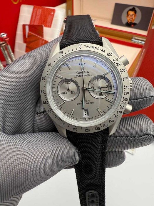 Omega Speedmaster cinzento