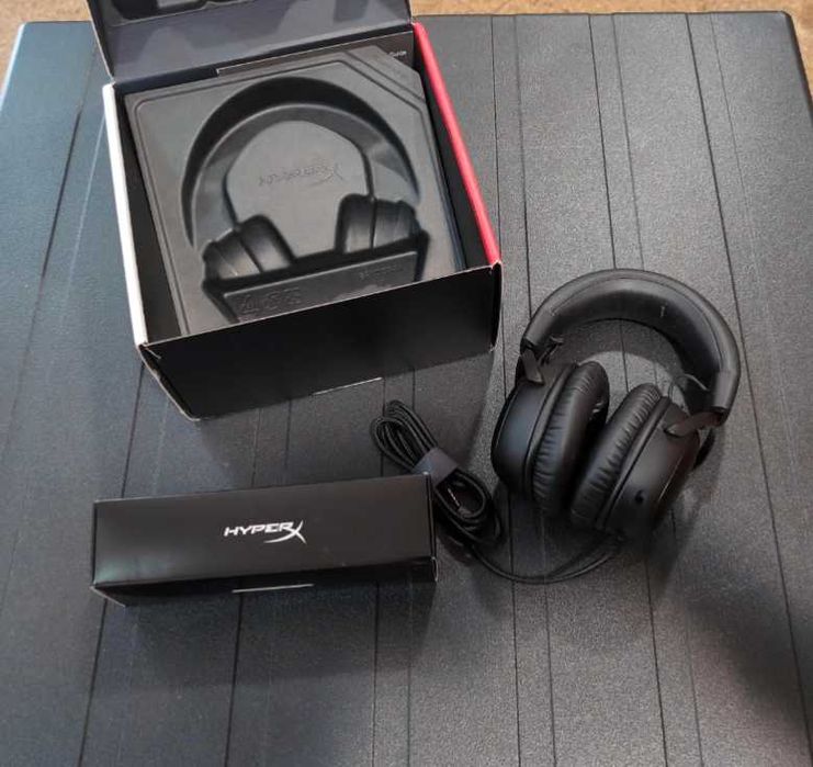 Hyperx cloud III com fio