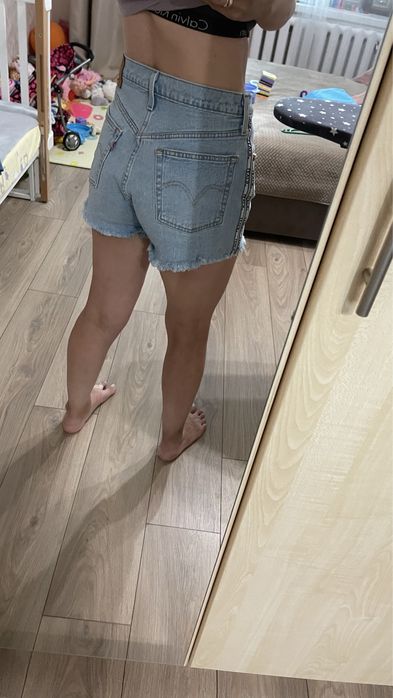 Джинсові шорти Levi's (оригінальні) М