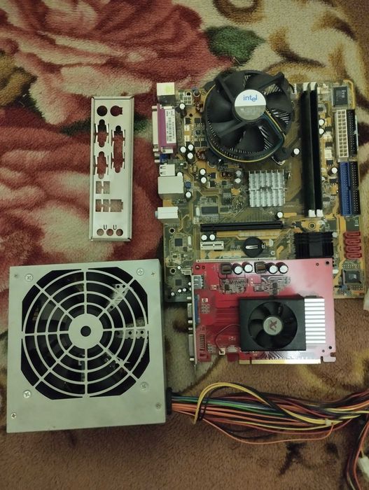 Продам материнскую плату в комплекте!