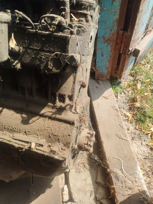 Мотор д 240 з коробкою ЗІЛ робочий