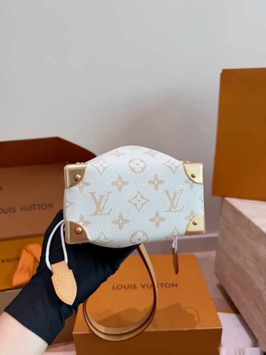 Жіноча сумка-відро LOUIS VUITTON 17x15