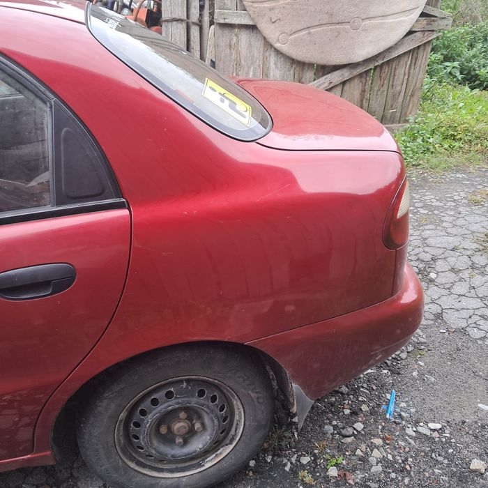 Ланос Автомобіль
