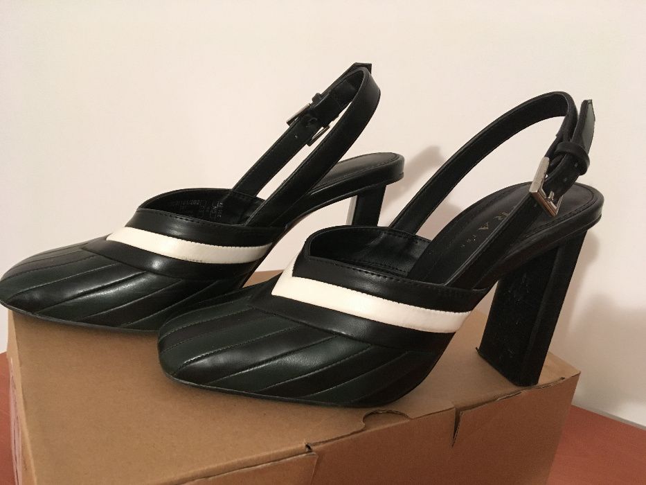 Sandália Preta, Verde e Branca