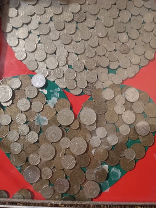 Продається колекція монет  різних