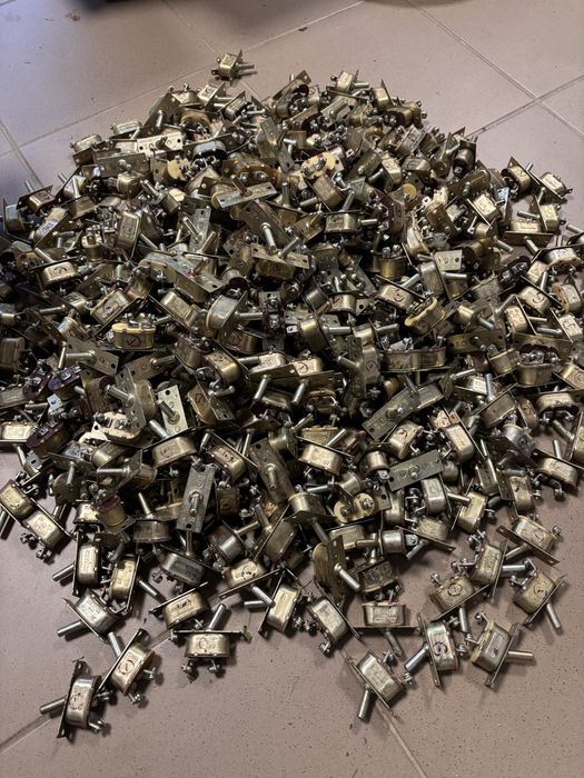 Перемикач (тумблер) двопозиційний МТЗ, ЮМЗ, ЗІЛ, КАМАЗ