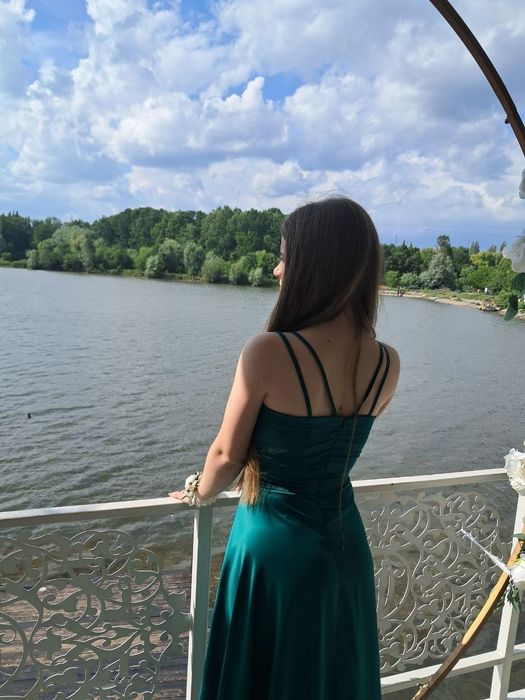 Продам випускну сукню