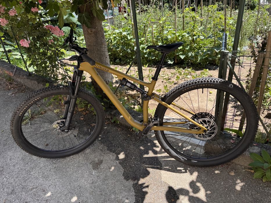 Bicicleta Specialized Epic EVO com grupo Shimano XT 12v