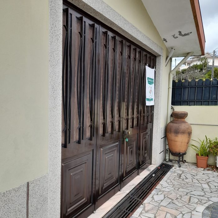 Portão de garagem em alumínio 300x220