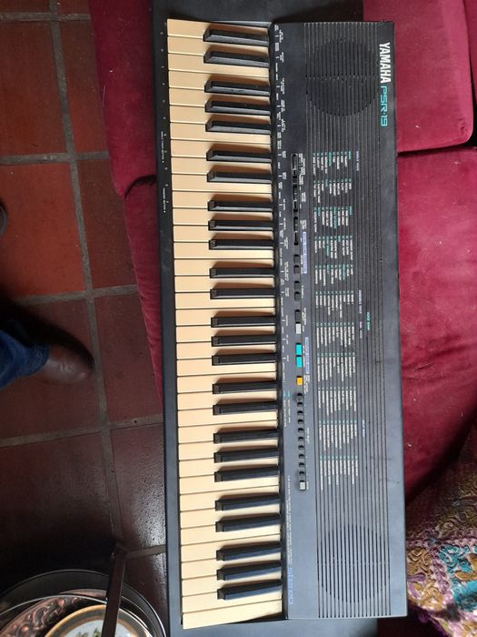 Teclado yamaha psr 19