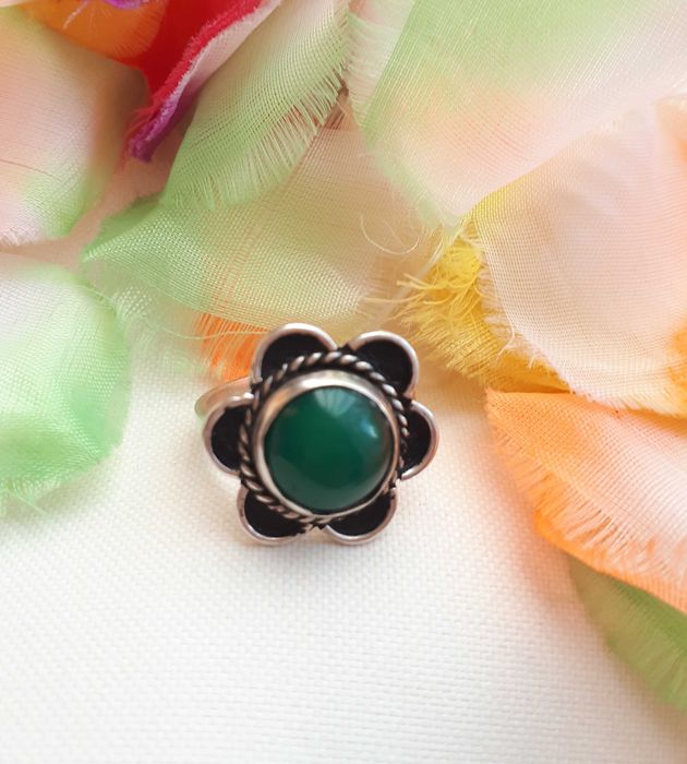 Srebrny pierścionek, kwiatuszek z Maroka z kamieniem prezent gwiazdka