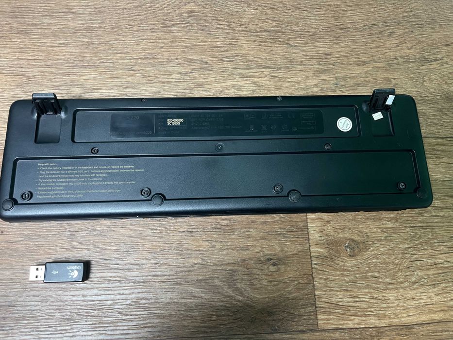 Logitech K220 (бездротова клавіатура)