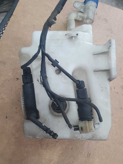 Zbiorniczek pompka spryskiwaczy Vw Touran 04 rok Xenon spryski lamp