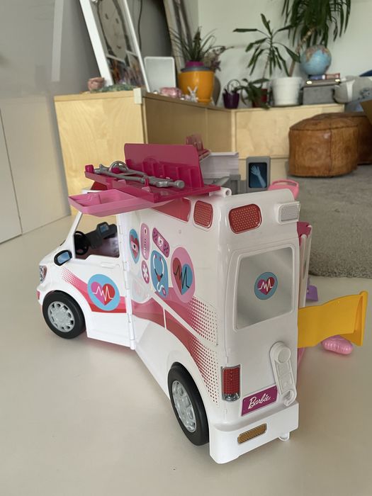 Ambulans Barbi  kompletny!