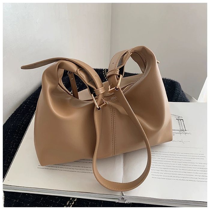 Novo modelo de bolsa a tiracolo feminina, com design simples e versáti