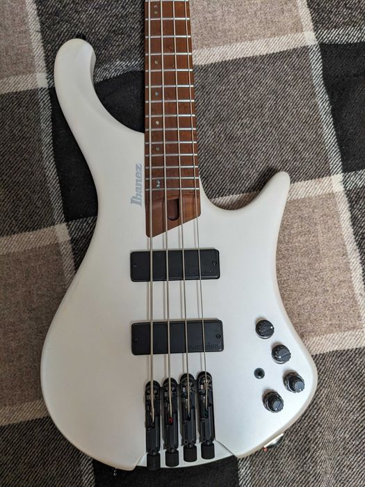 Gitara basowa Ibanez EHB1000-PWM - Headless