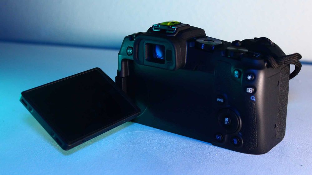 Máquina Fotográfica Canon EOS RP Como nova - Equipamento de fotografia