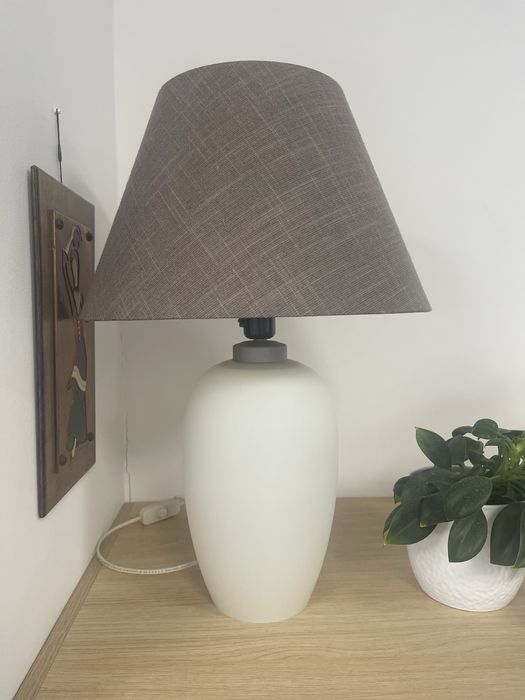 Ikea klasyczna lampa stołowa