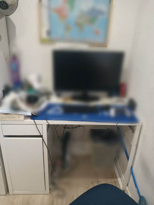 Armário e secretária