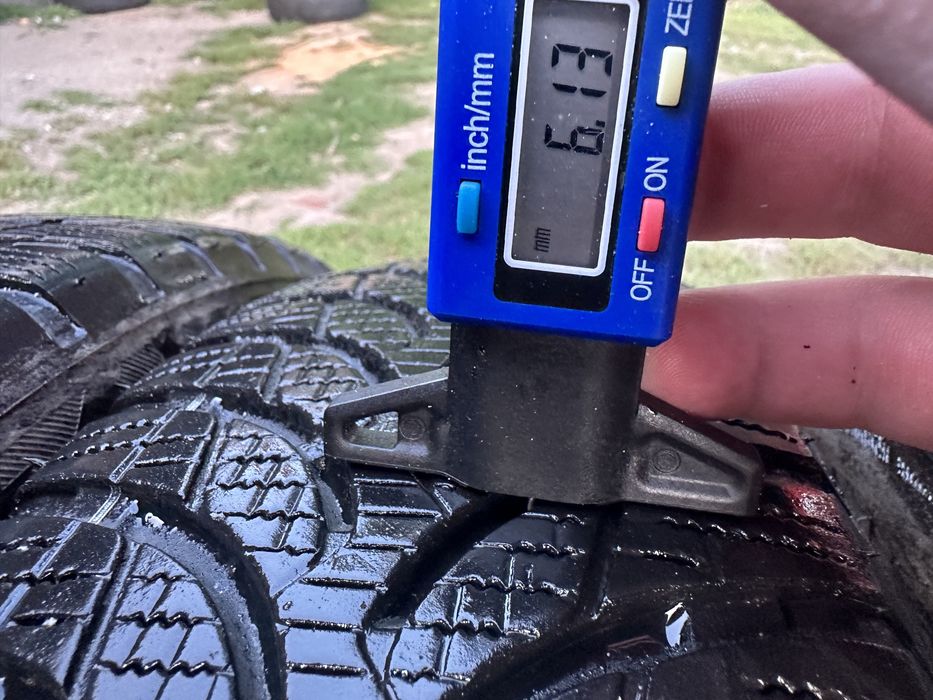 Шини зима 155/70 R19 Bridgestone комплект резини на Бмв