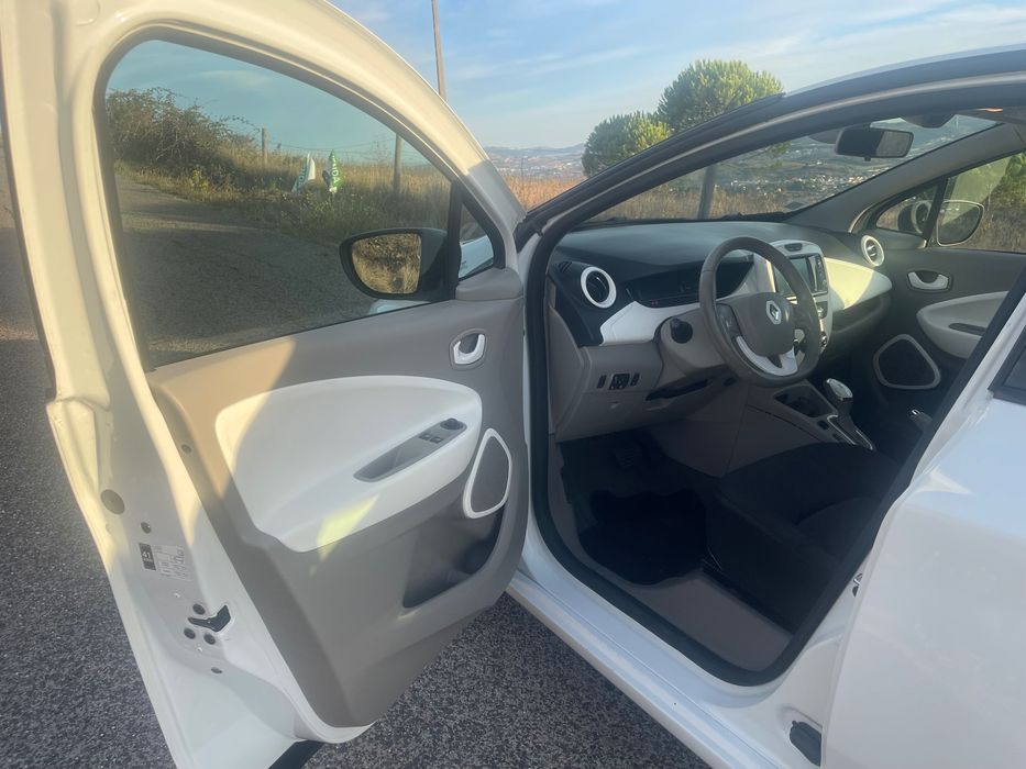 Renault Zoe 2019 Nacional com bateria própria, IVA dedutível foto 5