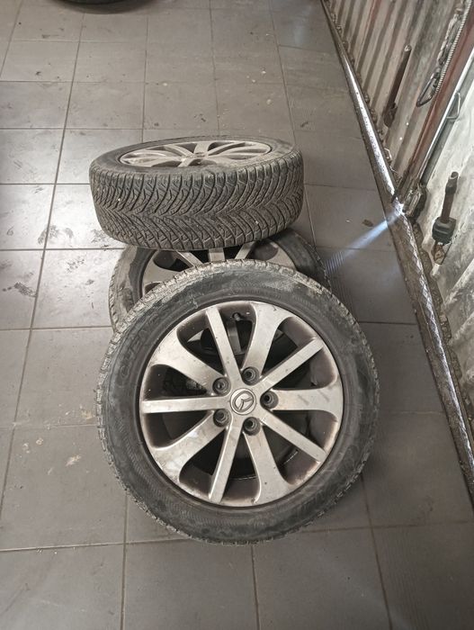 Opony wielosezonowe 205/55R16.