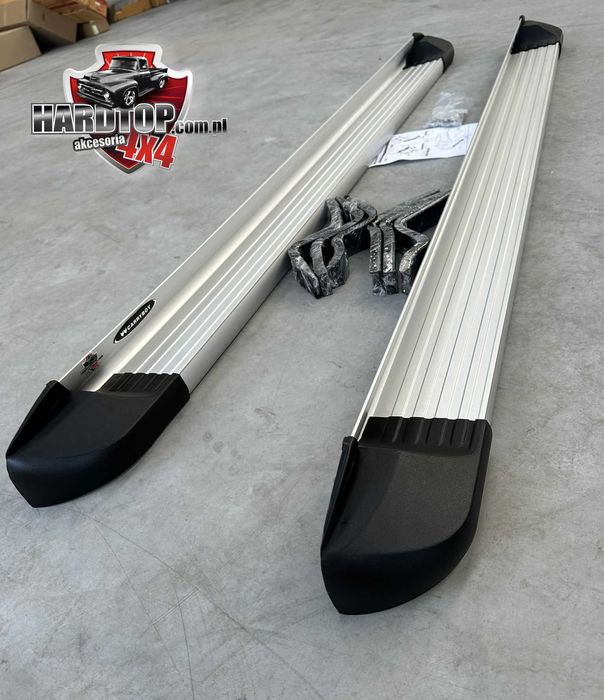 Progi Stopnie Boczne do wsiadania Aluminiowe Toyota Hilux 2015 - 2025+