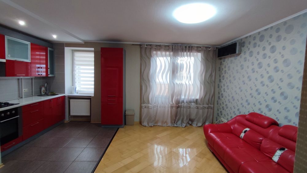 Продам 3-х .к.кв . Район  Сільпо!