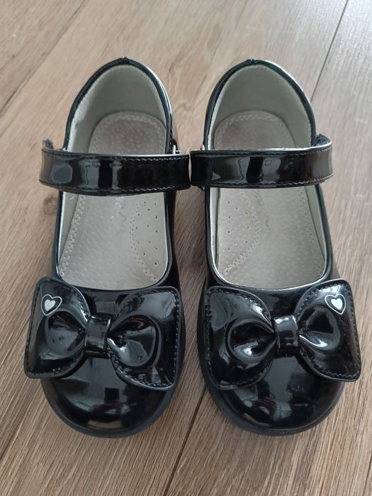 Lakierki dziewczęce r. 28