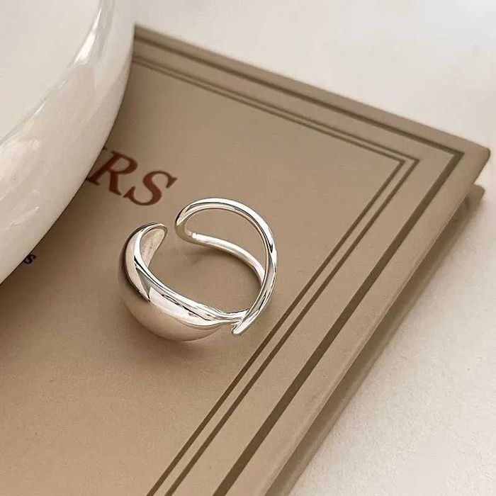 Pierścionek, geometryczny krzyż