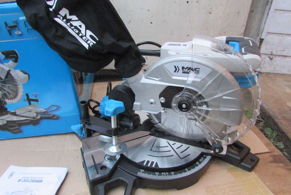 Пила торцовочна,торцювальна, торцовка Mac Allister 210мм 1500Вт(Англія