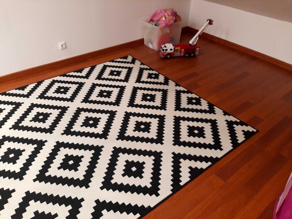 Tapete padrão geométrico IKEA