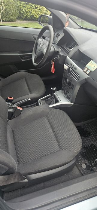 Opel astra H ( III)1.4 benzyna