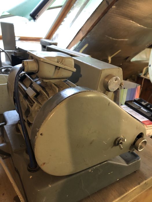 obcinarka szkifierka  z wyciagiem