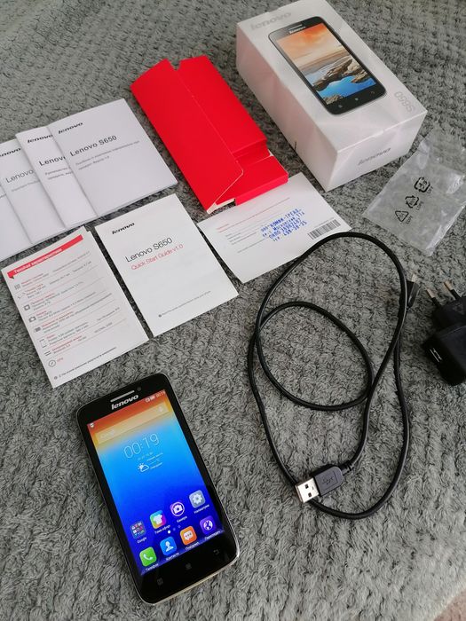 Смартфон Lenovo s650 + sd карта на 2гб телефон