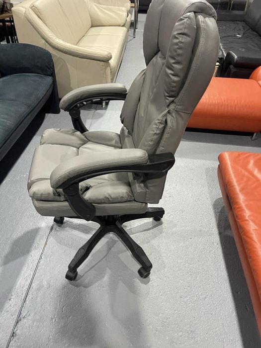 Офіне  крісло.