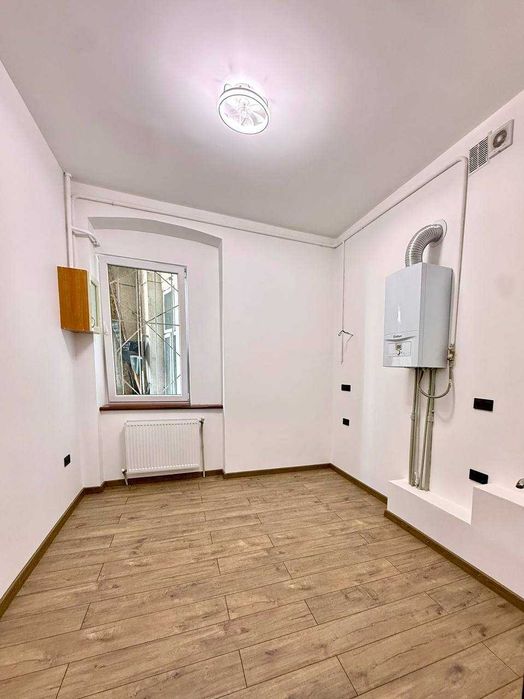 Презентабельний офіс зі свіжим ремонтом в р-ні Стометрівки
