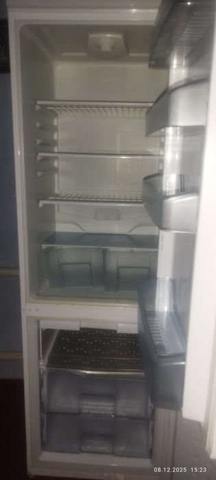 Холодильник продаю)