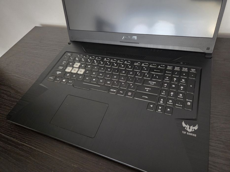 ASUS TUF Gaming 17,3, + Windows , AMD Ryzen 5, 2,1 ghz 8GB 512GB