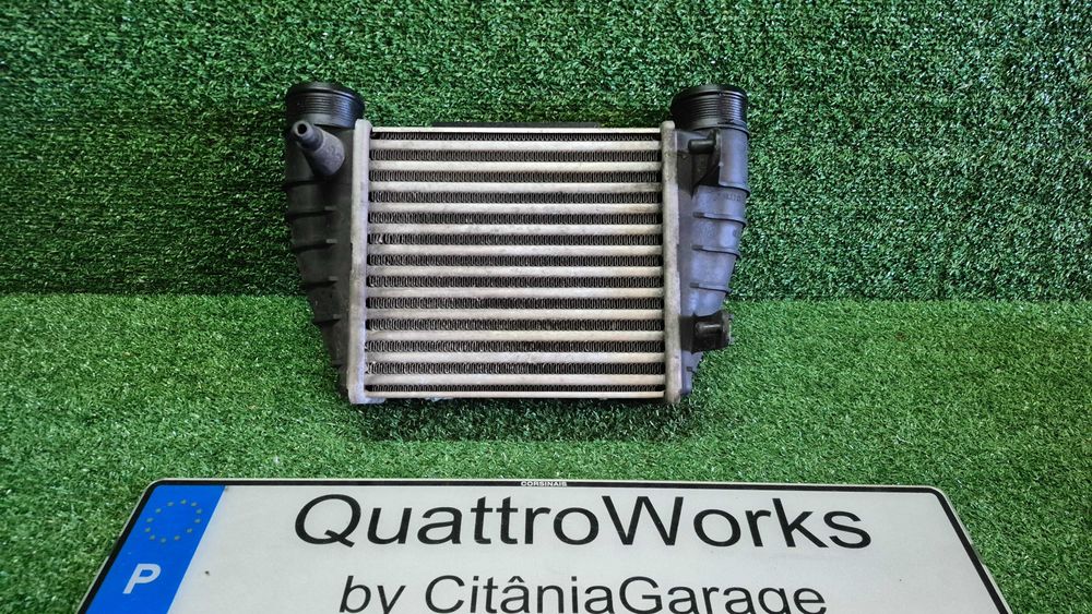 Intercooler Original Audi A4 B6 B7 8E 1.8T 1.9 TDI 2.0 TDI Ref. 8E0145806M em excelente estado