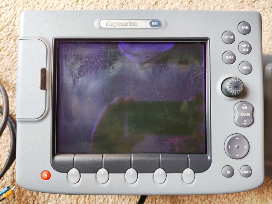 Raymarine E80 - Plotter de navegação multifunções